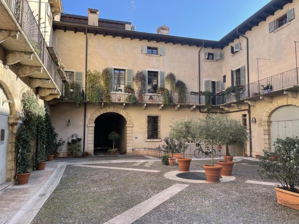 Antiche Colonne Suite Verona Exterior photo